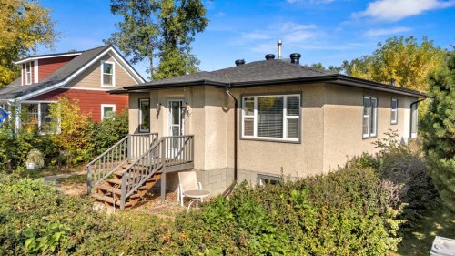 5006 55 Avenue  Ponoka, AB T4J 1H3