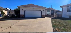 4821 47 Street Close  Innisfail, AB T4G 1V4
