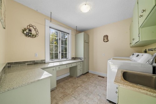 120 Birchcliff Road, Birchcliff, AB - Indoor Photo Showing Laundry Room