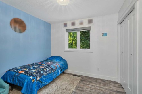 91-39200 Range Road 282, Rural Red Deer County, AB - Indoor Photo Showing Bedroom