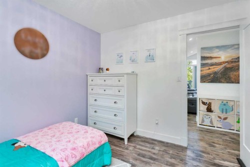 91-39200 Range Road 282, Rural Red Deer County, AB - Indoor Photo Showing Bedroom