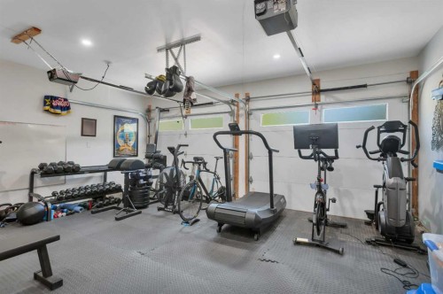 91-39200 Range Road 282, Rural Red Deer County, AB - Indoor Photo Showing Gym Room