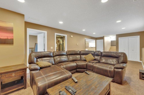 132 Vickers Close, Red Deer, AB - Indoor Photo Showing Living Room