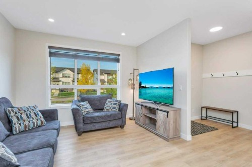 7 Evergreen Way, Red Deer, AB - Indoor Photo Showing Living Room