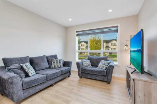 7 Evergreen Way, Red Deer, AB - Indoor Photo Showing Living Room