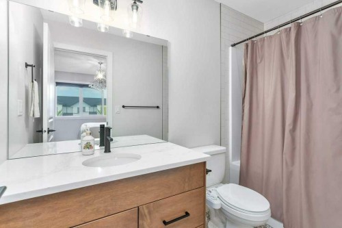 7 Evergreen Way, Red Deer, AB - Indoor Photo Showing Bathroom