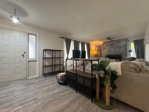 3807 62 Street, Camrose, AB - Indoor