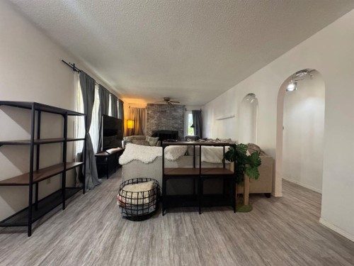 3807 62 Street, Camrose, AB - Indoor