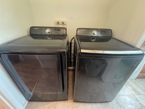 3807 62 Street, Camrose, AB - Indoor Photo Showing Laundry Room