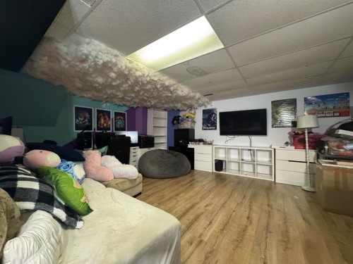 3807 62 Street, Camrose, AB - Indoor