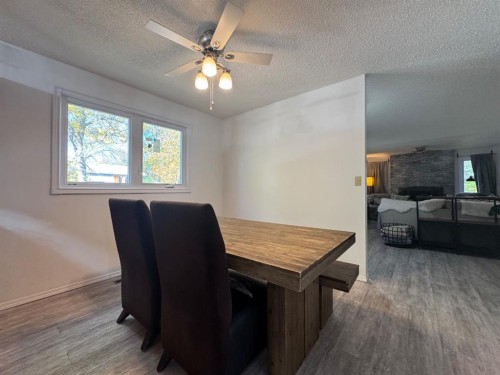 3807 62 Street, Camrose, AB - Indoor