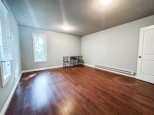 6011 40 Ave Close, Stettler, AB - Indoor Photo Showing Other Room