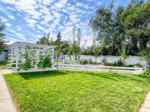 315 Devilder Avenue East, Trochu, AB - Outdoor With View