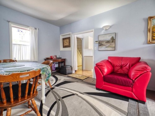 315 Devilder Avenue East, Trochu, AB - Indoor