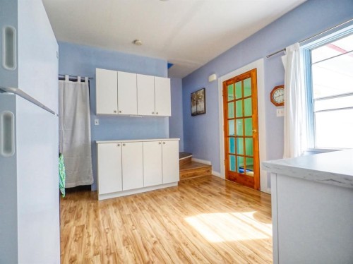 315 Devilder Avenue East, Trochu, AB - Indoor Photo Showing Kitchen
