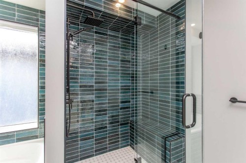 18 Cameron Court, Lacombe, AB - Indoor Photo Showing Bathroom