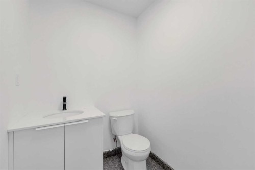 26 Violet Point, Sylvan Lake, AB - Indoor Photo Showing Bathroom