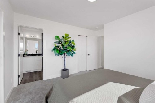 26 Violet Point, Sylvan Lake, AB - Indoor Photo Showing Bedroom