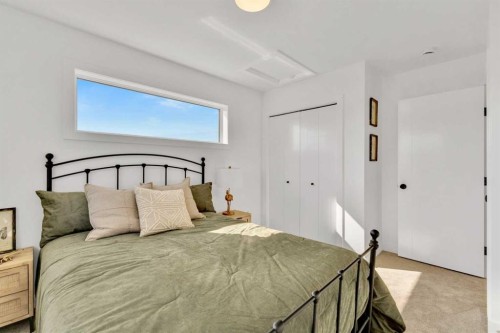 26 Violet Point, Sylvan Lake, AB - Indoor Photo Showing Bedroom