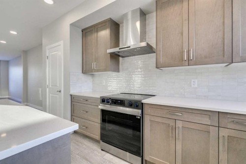 121 Silverton Glen Way Sw, Calgary, AB - Indoor Photo Showing Kitchen With Upgraded Kitchen