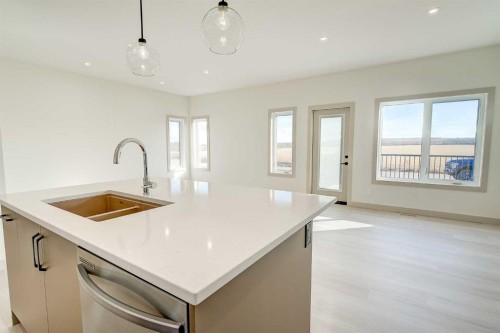 6 Ian Way, Sylvan Lake, AB - Indoor Photo Showing Kitchen With Double Sink