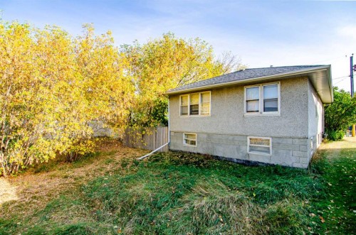 5626 42 Street, Red Deer, AB - Outdoor