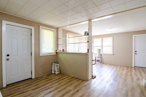 5626 42 Street, Red Deer, AB - Indoor Photo Showing Other Room