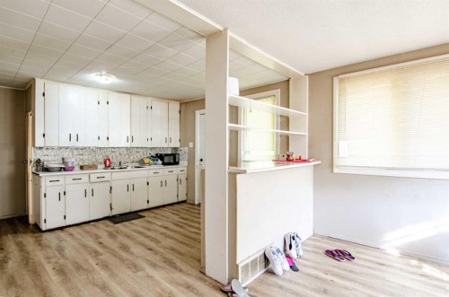 5626 42 Street, Red Deer, AB - Indoor