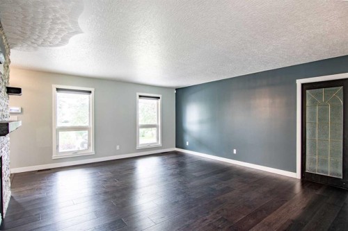 2 Grand Avenue, Norglenwold, AB - Indoor