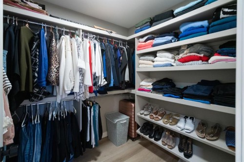 5200 36 Avenue, Camrose, AB - Indoor With Storage