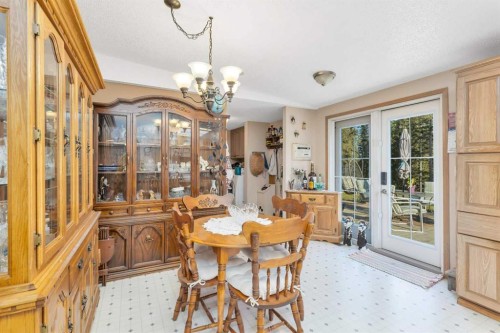 220-5241 Township Road 325A, Rural Mountain View County, AB - Indoor Photo Showing Dining Room