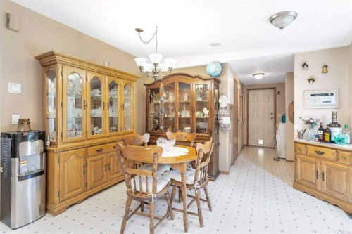 220-5241 Township Road 325A, Rural Mountain View County, AB - Indoor Photo Showing Dining Room
