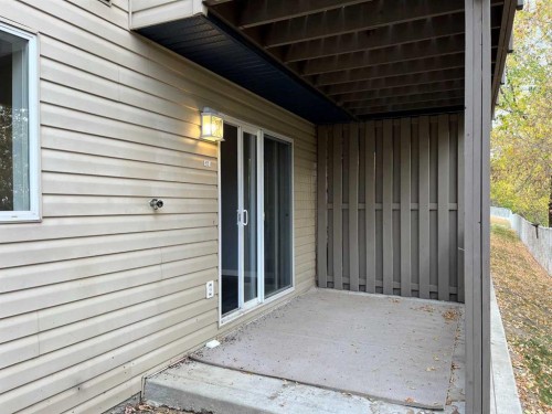 65 Leung Place, Blackfalds, AB - Outdoor With Exterior