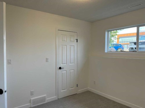 65 Leung Place, Blackfalds, AB - Indoor Photo Showing Other Room