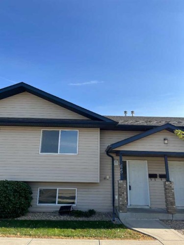 65 Leung Place, Blackfalds, AB - Outdoor