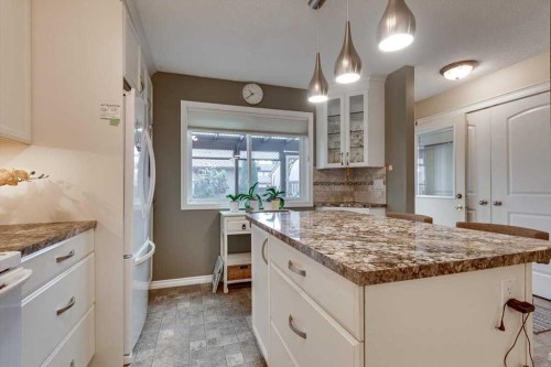 4313 46A Avenue, Red Deer, AB - Indoor Photo Showing Kitchen With Upgraded Kitchen