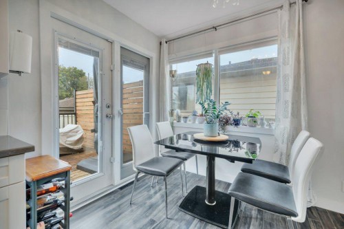 7715 73 Avenue Nw, Edmonton, AB - Indoor