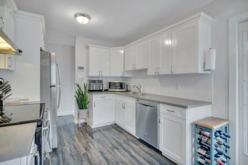 7715 73 Avenue Nw, Edmonton, AB - Indoor Photo Showing Kitchen