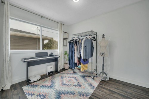 7715 73 Avenue Nw, Edmonton, AB - Indoor