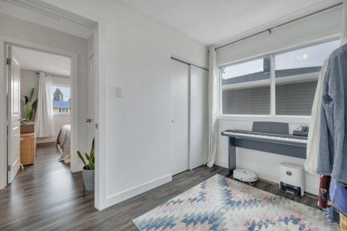 7715 73 Avenue Nw, Edmonton, AB - Indoor