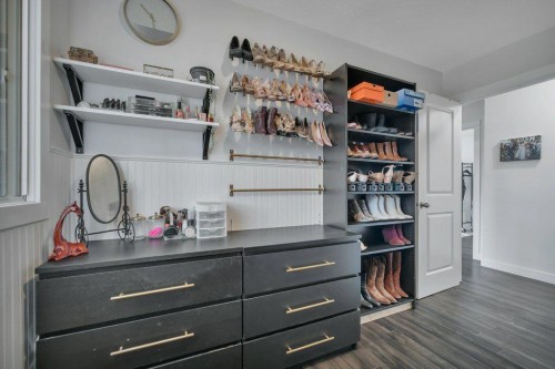 7715 73 Avenue Nw, Edmonton, AB - Indoor