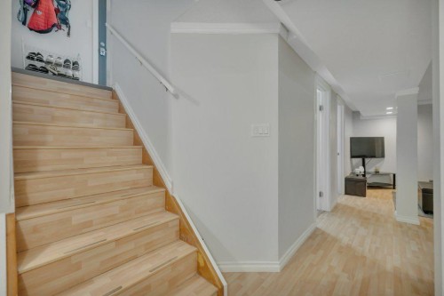 7715 73 Avenue Nw, Edmonton, AB - Indoor Photo Showing Other Room