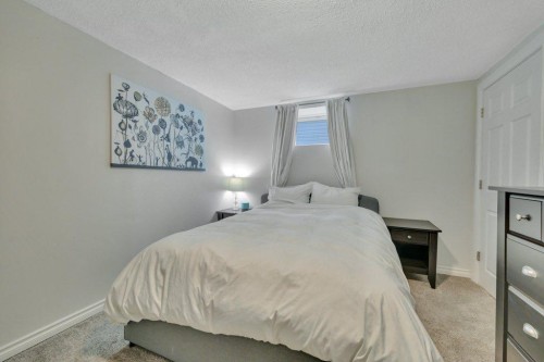 7715 73 Avenue Nw, Edmonton, AB - Indoor Photo Showing Bedroom