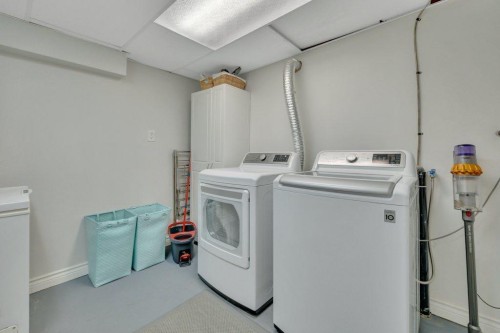 7715 73 Avenue Nw, Edmonton, AB - Indoor Photo Showing Laundry Room