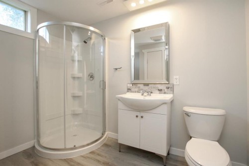 6318 Horn Street, Red Deer, AB - Indoor Photo Showing Bathroom
