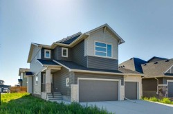 52 Dawson Wharf Mount  Chestermere, AB T1X 2X5