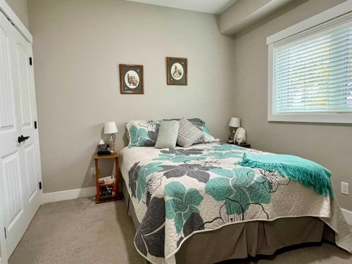 5132 54 Avenue, Viking, AB - Indoor Photo Showing Bedroom