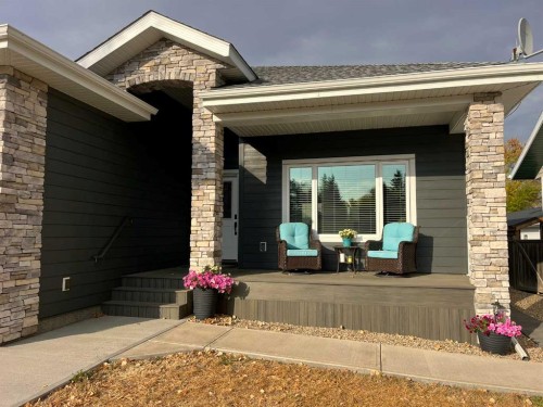 5132 54 Avenue, Viking, AB - Outdoor