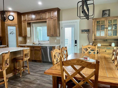 5132 54 Avenue, Viking, AB - Indoor Photo Showing Dining Room
