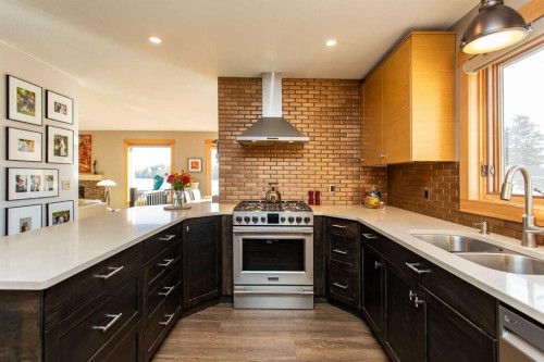 37 Wildrose Street, Rural Lacombe County, AB - Indoor Photo Showing Kitchen With Double Sink With Upgraded Kitchen